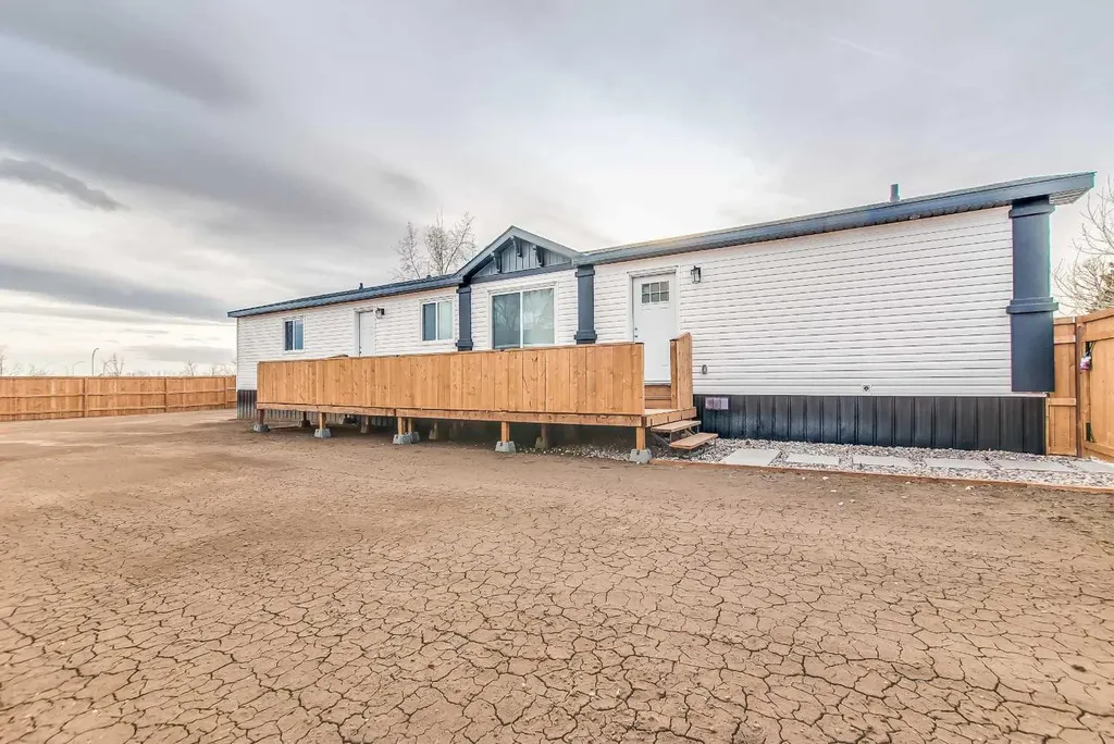4000 13 Avenue SE Medicine Hat AB T1B 1J3