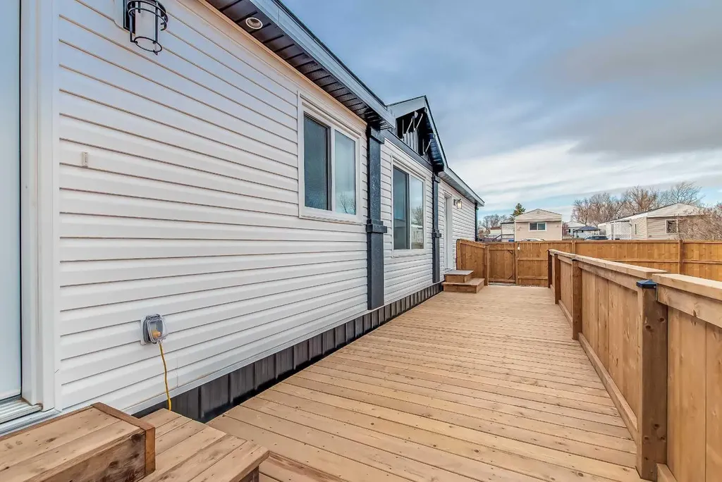 4000 13 Avenue SE Medicine Hat AB T1B 1J3