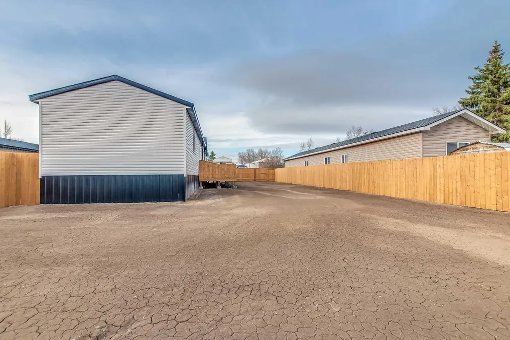 4000 13 Avenue SE Medicine Hat AB T1B 1J3