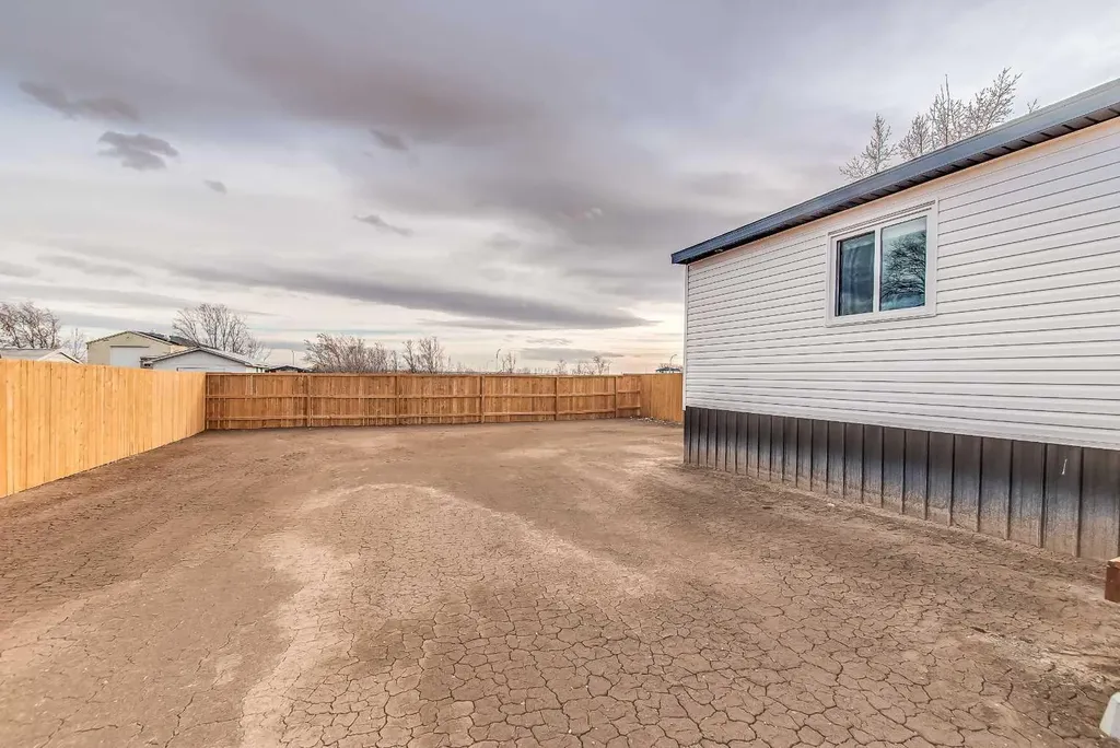 4000 13 Avenue SE Medicine Hat AB T1B 1J3