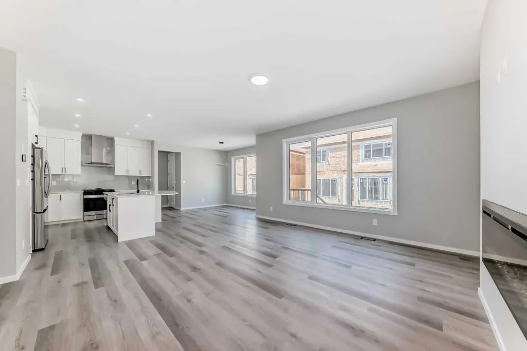 72 Carringwood Rise NW Calgary AB T3P 0R8