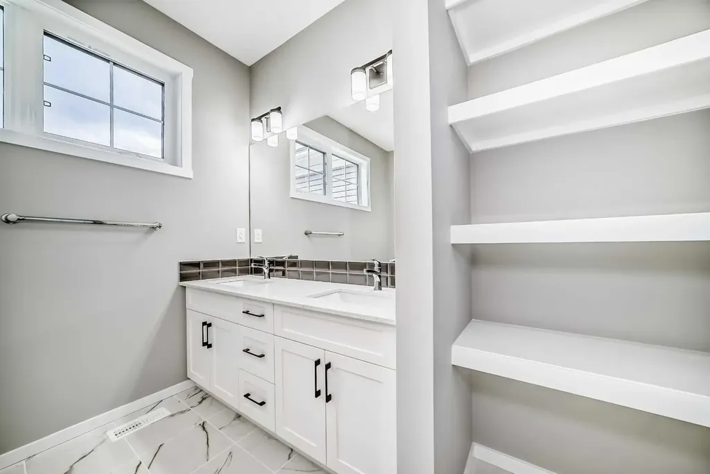 72 Carringwood Rise NW Calgary AB T3P 0R8
