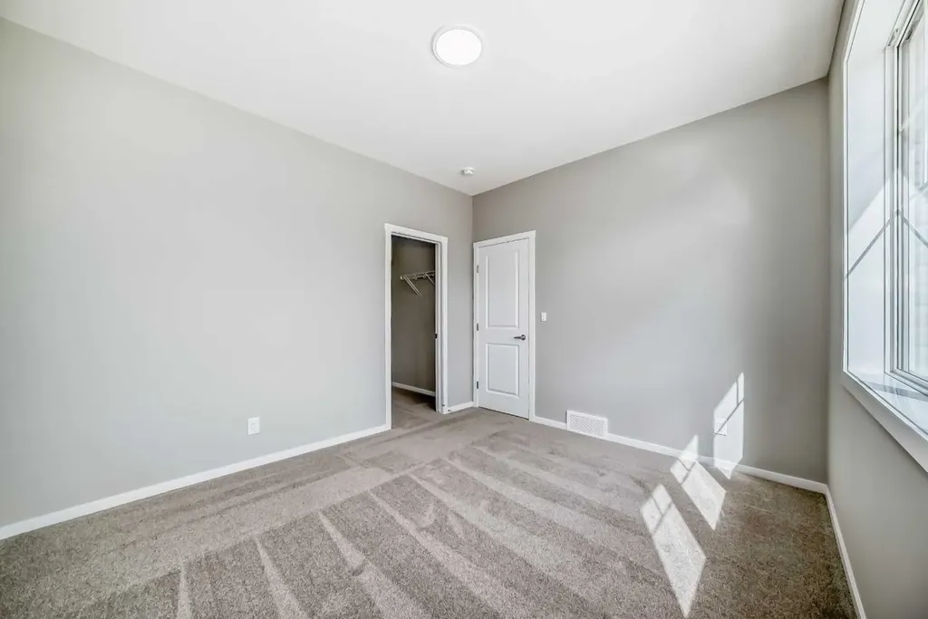 72 Carringwood Rise NW Calgary AB T3P 0R8
