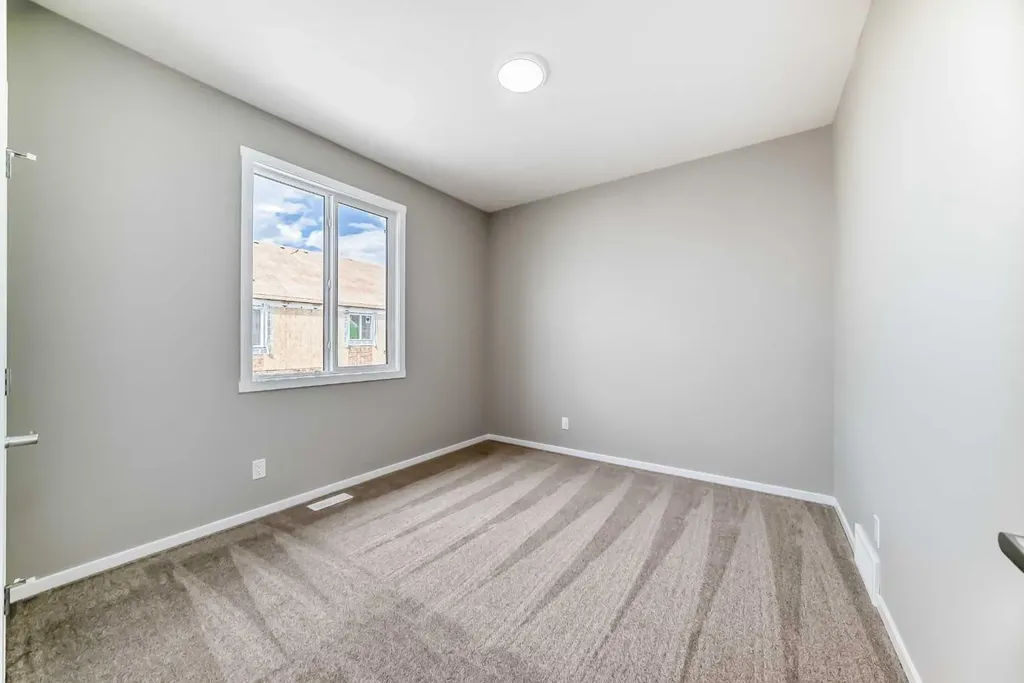 72 Carringwood Rise NW Calgary AB T3P 0R8