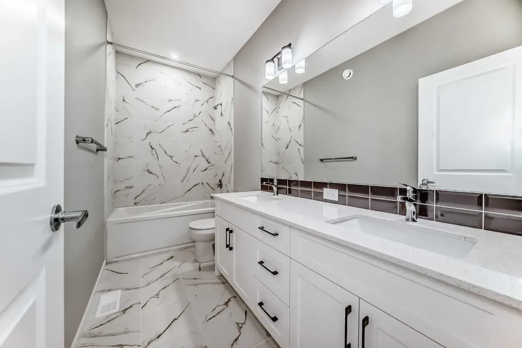 72 Carringwood Rise NW Calgary AB T3P 0R8