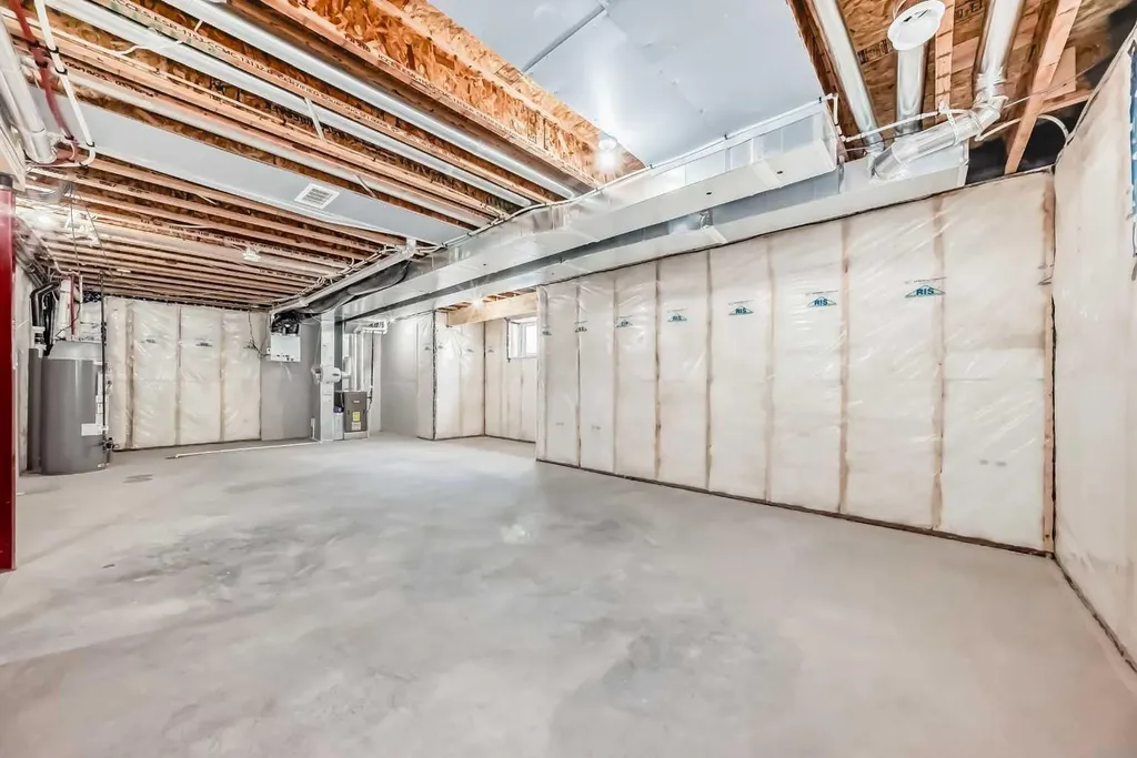 72 Carringwood Rise NW Calgary AB T3P 0R8
