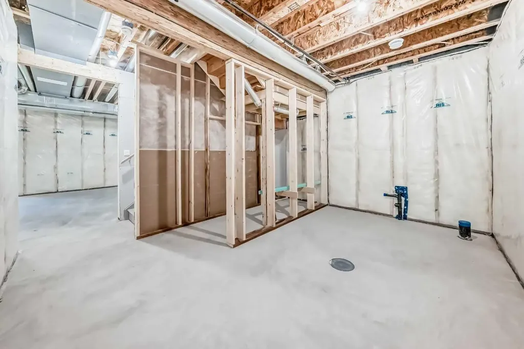 72 Carringwood Rise NW Calgary AB T3P 0R8