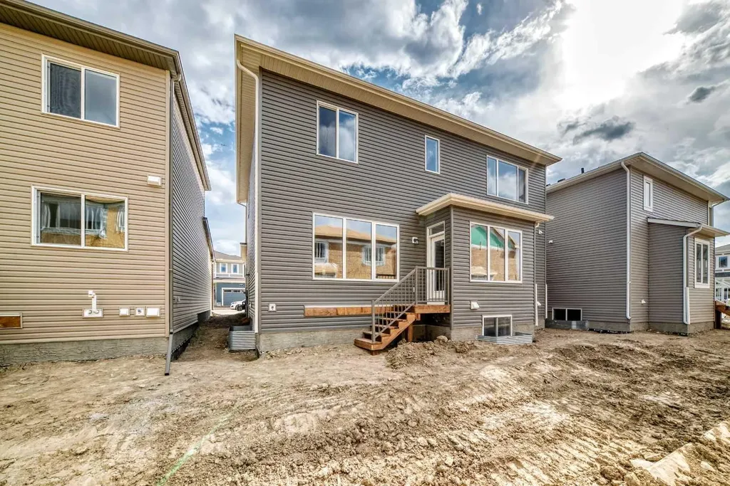 72 Carringwood Rise NW Calgary AB T3P 0R8