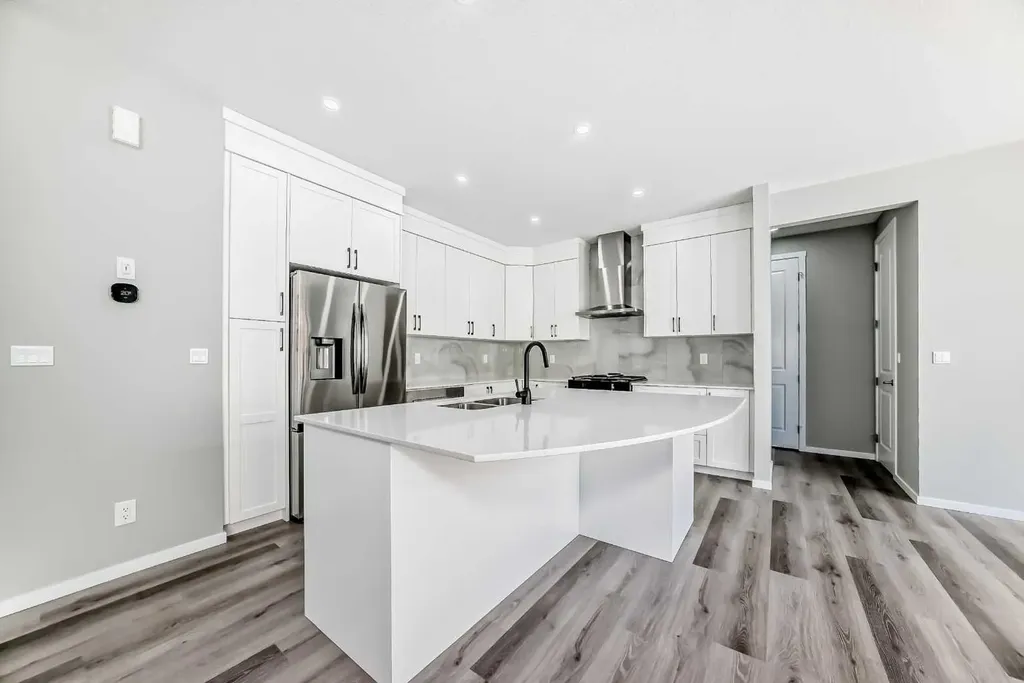 72 Carringwood Rise NW Calgary AB T3P 0R8