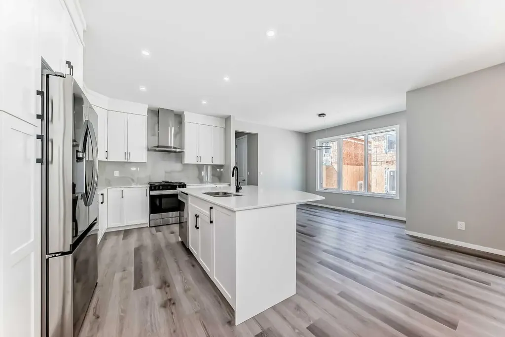 72 Carringwood Rise NW Calgary AB T3P 0R8