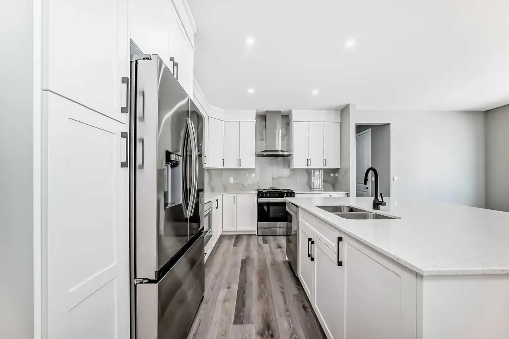 72 Carringwood Rise NW Calgary AB T3P 0R8