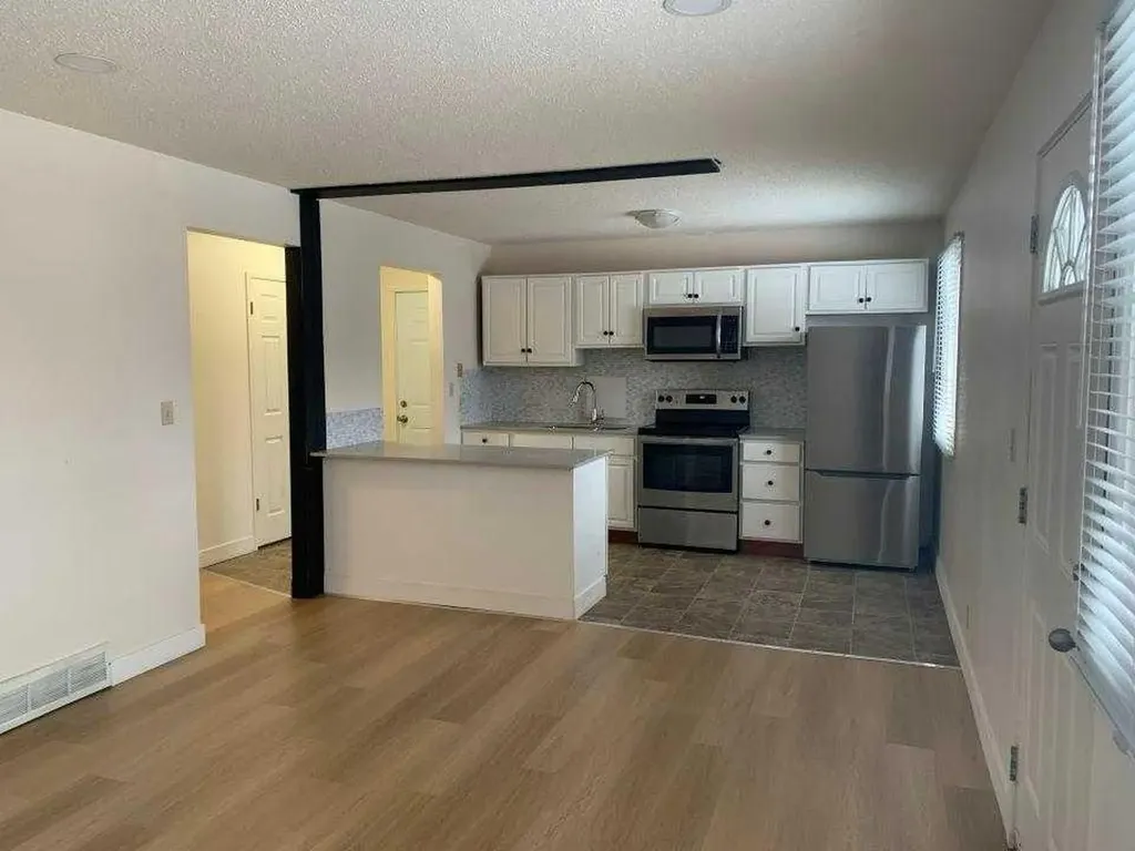 5805 56 Avenue Red Deer AB T4N4P9