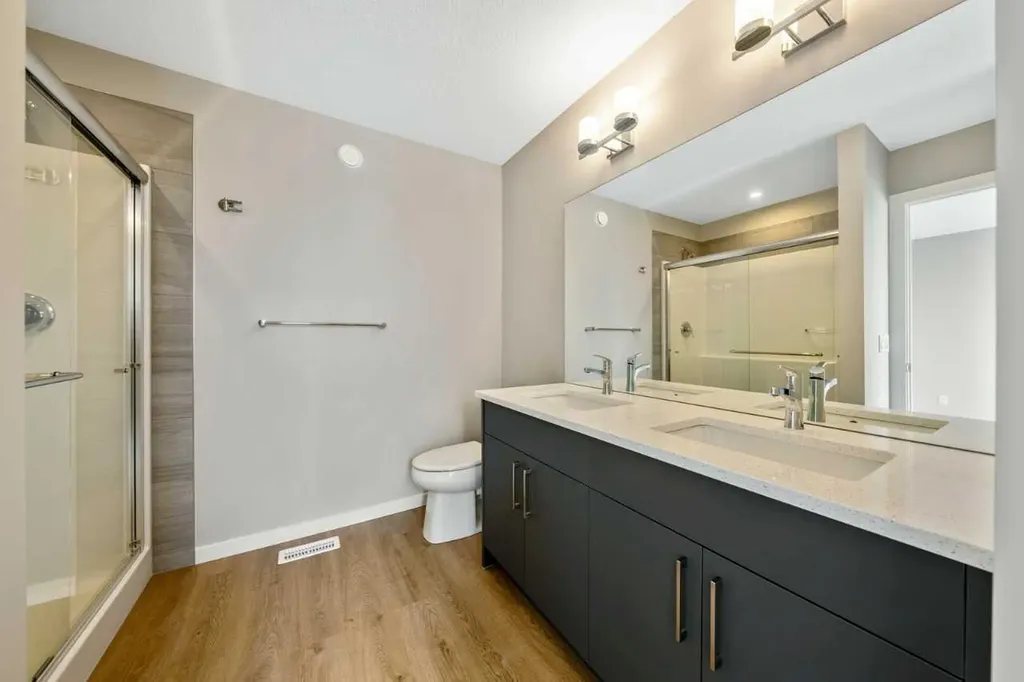 370 Heritage Boulevard Cochrane AB T4C0L3