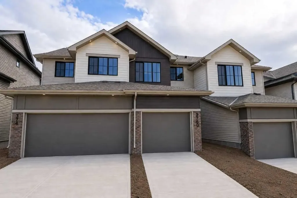 370 Heritage Boulevard Cochrane AB T4C0L3