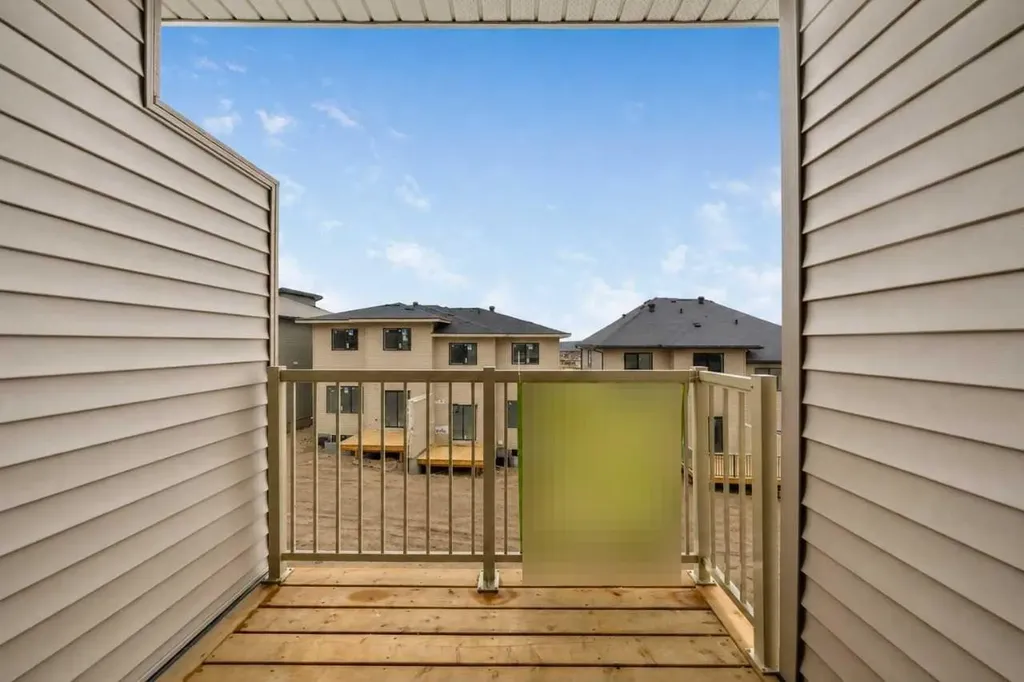 370 Heritage Boulevard Cochrane AB T4C0L3