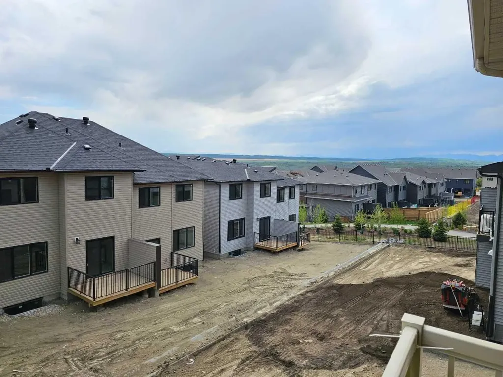 370 Heritage Boulevard Cochrane AB T4C0L3