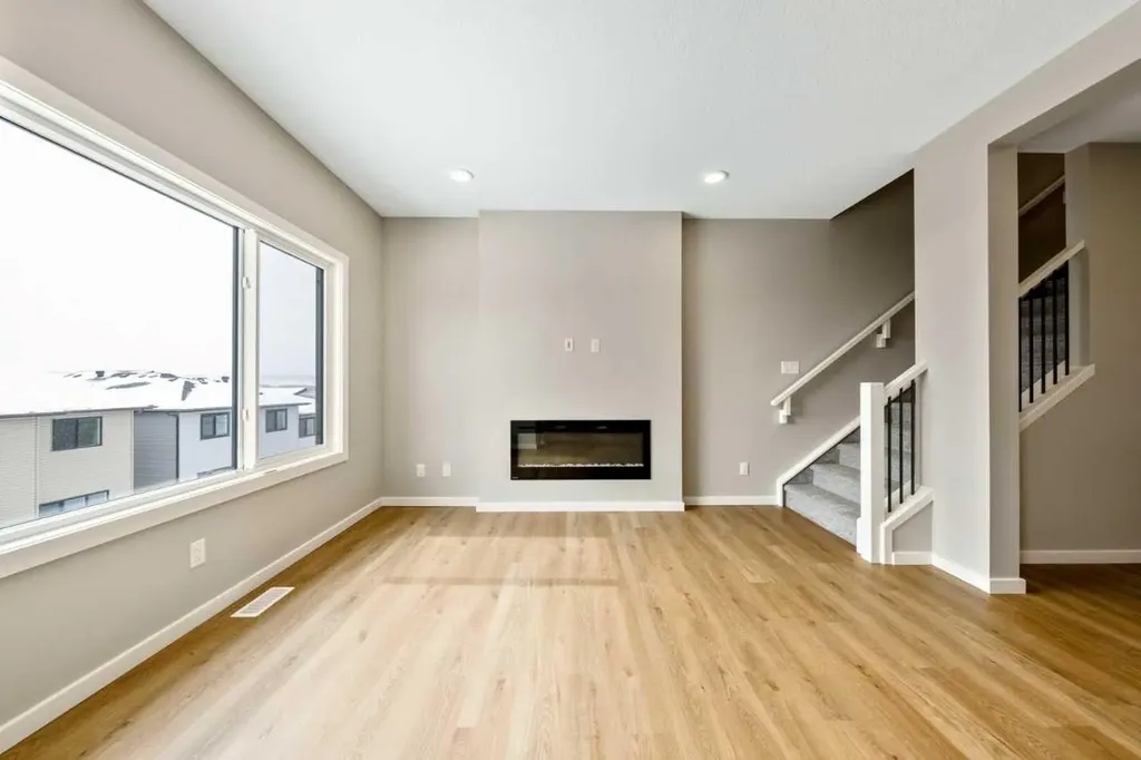 370 Heritage Boulevard Cochrane AB T4C0L3