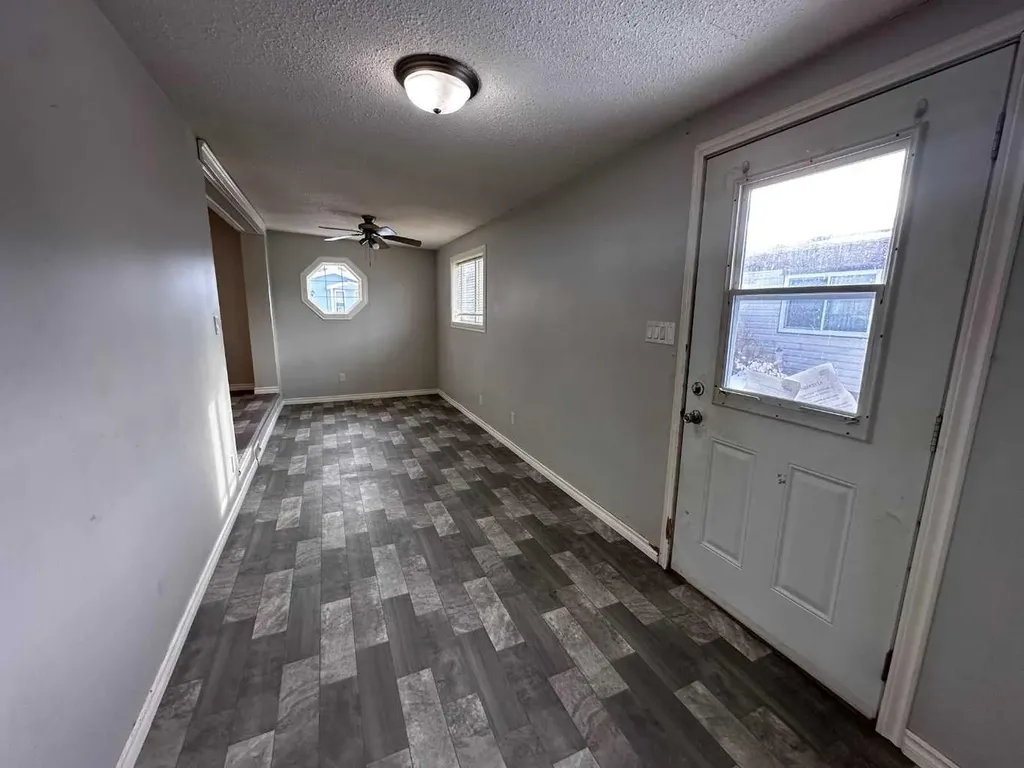 5103 61 Avenue Olds AB T4H1E6