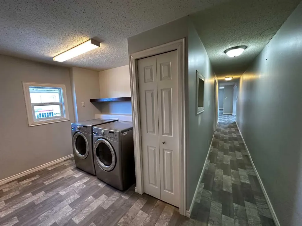 5103 61 Avenue Olds AB T4H1E6