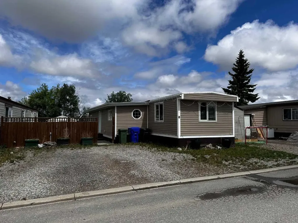5103 61 Avenue Olds AB T4H1E6