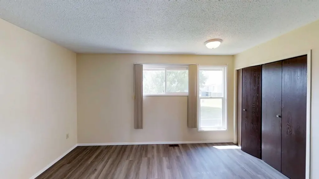 9501 72 Avenue Grande Prairie AB T8V 6A1