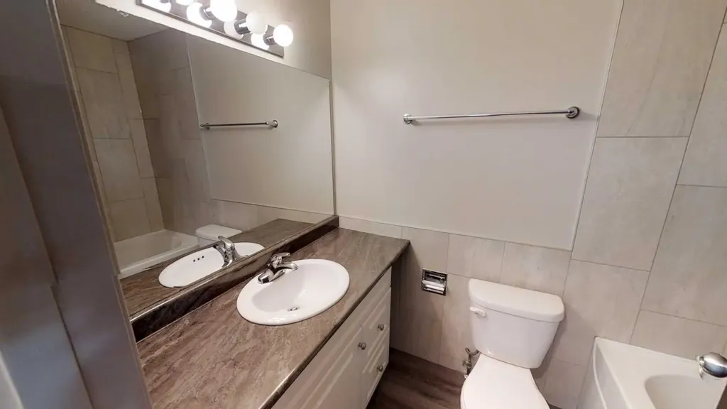 9501 72 Avenue Grande Prairie AB T8V 6A1