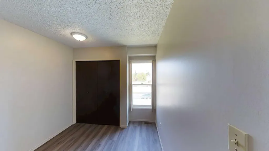 9501 72 Avenue Grande Prairie AB T8V 6A1