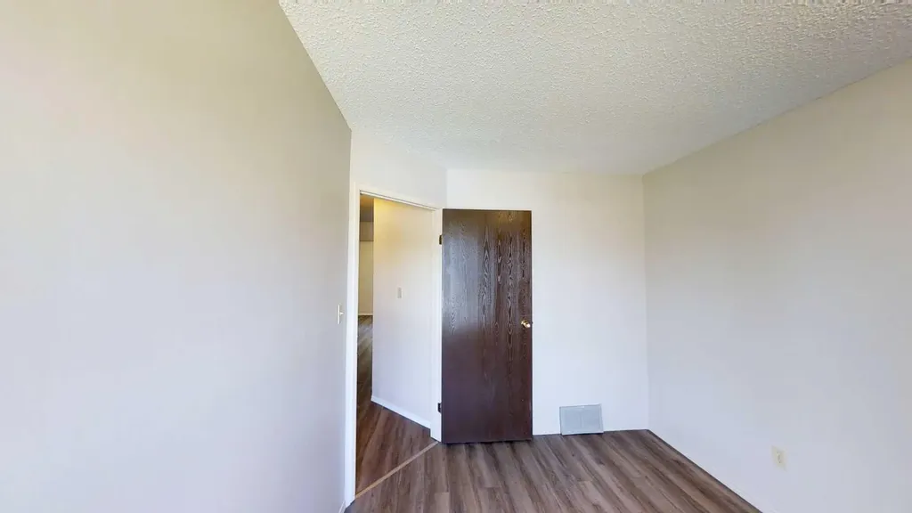 9501 72 Avenue Grande Prairie AB T8V 6A1