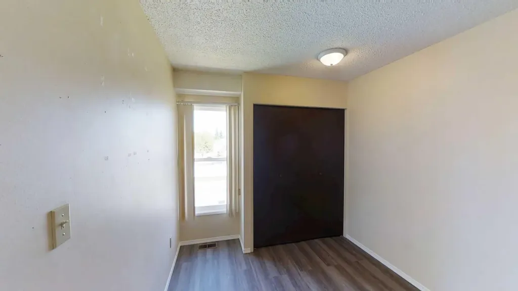 9501 72 Avenue Grande Prairie AB T8V 6A1