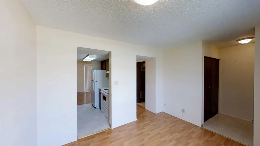 9501 72 Avenue Grande Prairie AB T8V 6A1