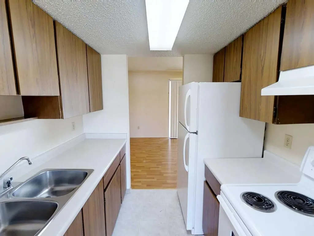 9501 72 Avenue Grande Prairie AB T8V 6A1