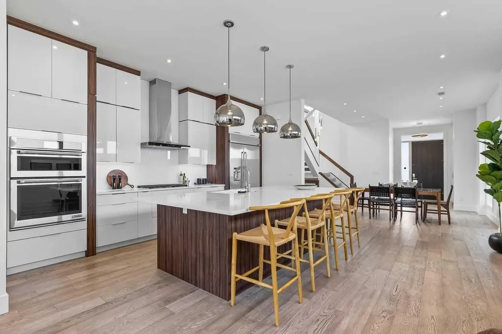 1400 26a Street SW Calgary AB T3C 1K8