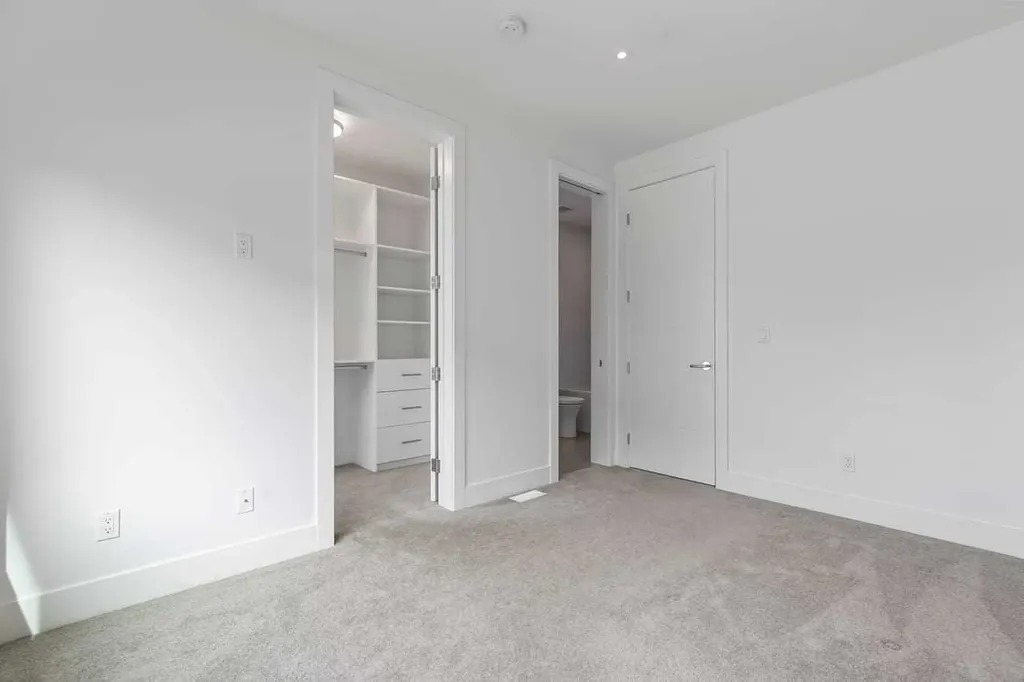 1400 26a Street SW Calgary AB T3C 1K8