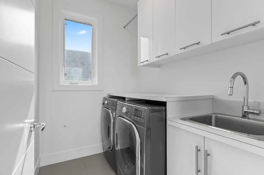 1400 26a Street SW Calgary AB T3C 1K8