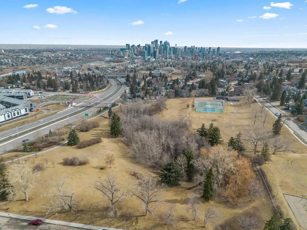 1400 26a Street SW Calgary AB T3C 1K8
