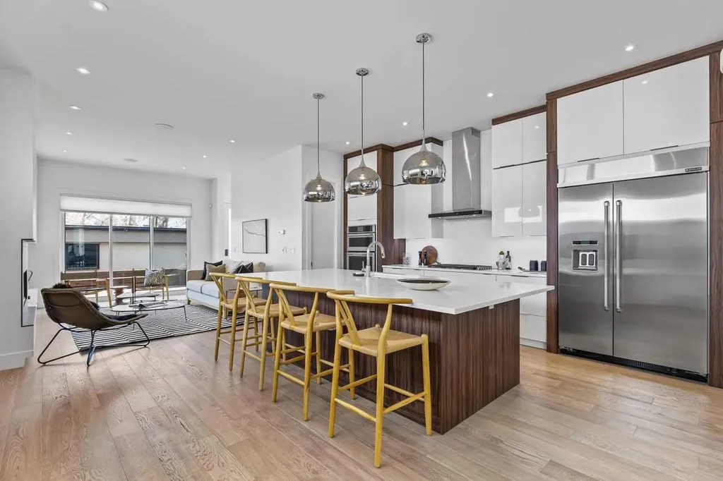 1400 26a Street SW Calgary AB T3C 1K8