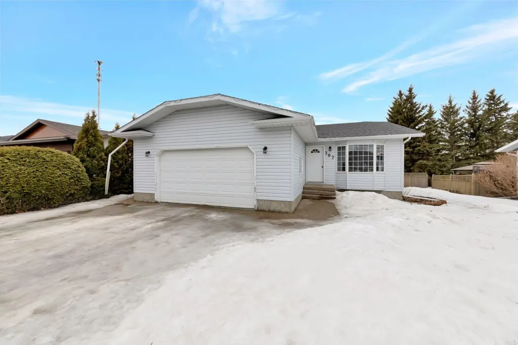 207 3rd Avenue E Neilburg SK S0M 2C0