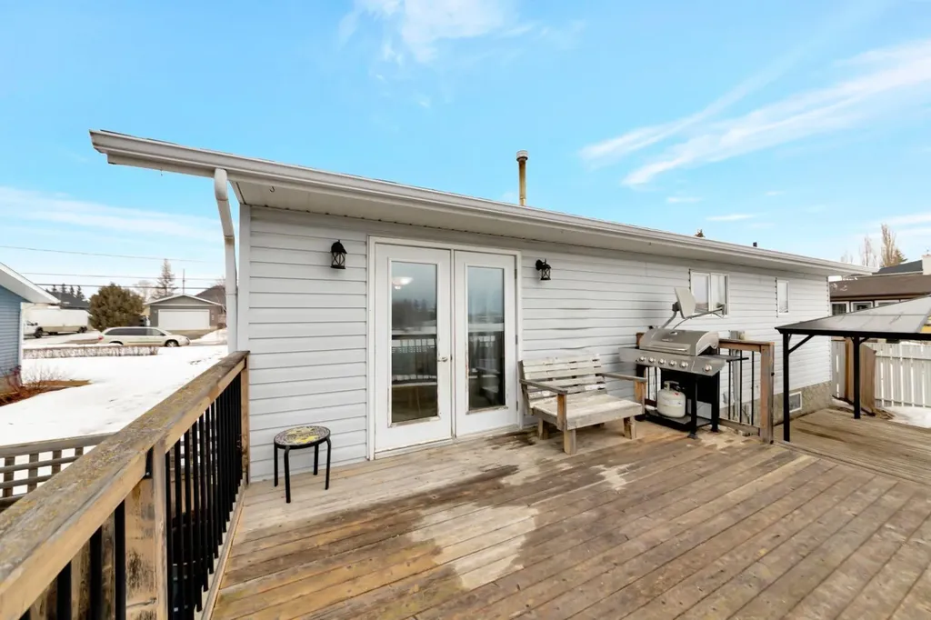 207 3rd Avenue E Neilburg SK S0M 2C0