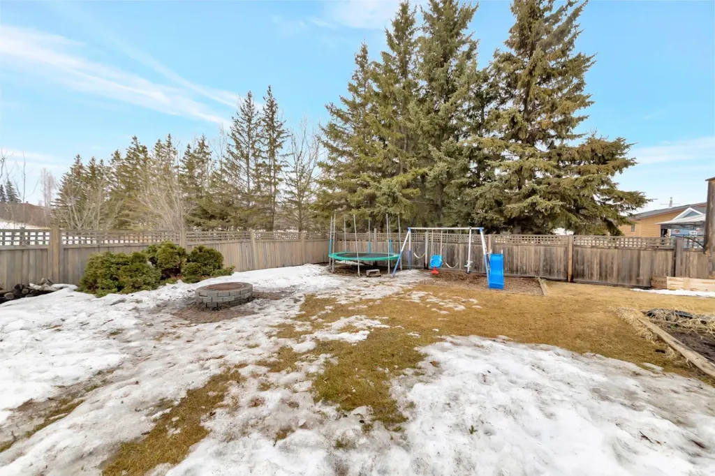 207 3rd Avenue E Neilburg SK S0M 2C0