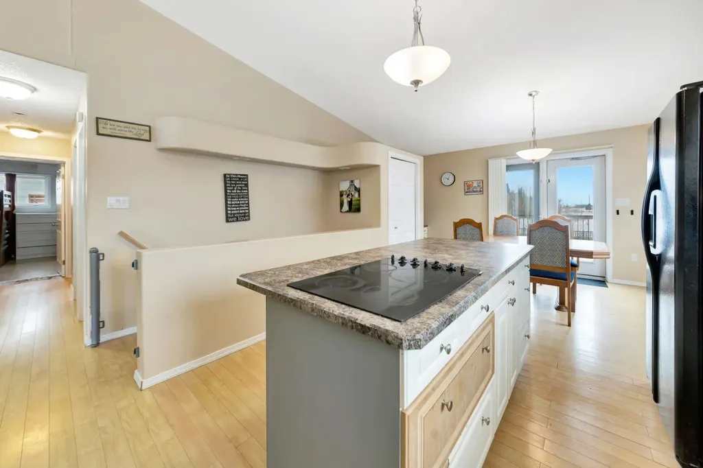 207 3rd Avenue E Neilburg SK S0M 2C0