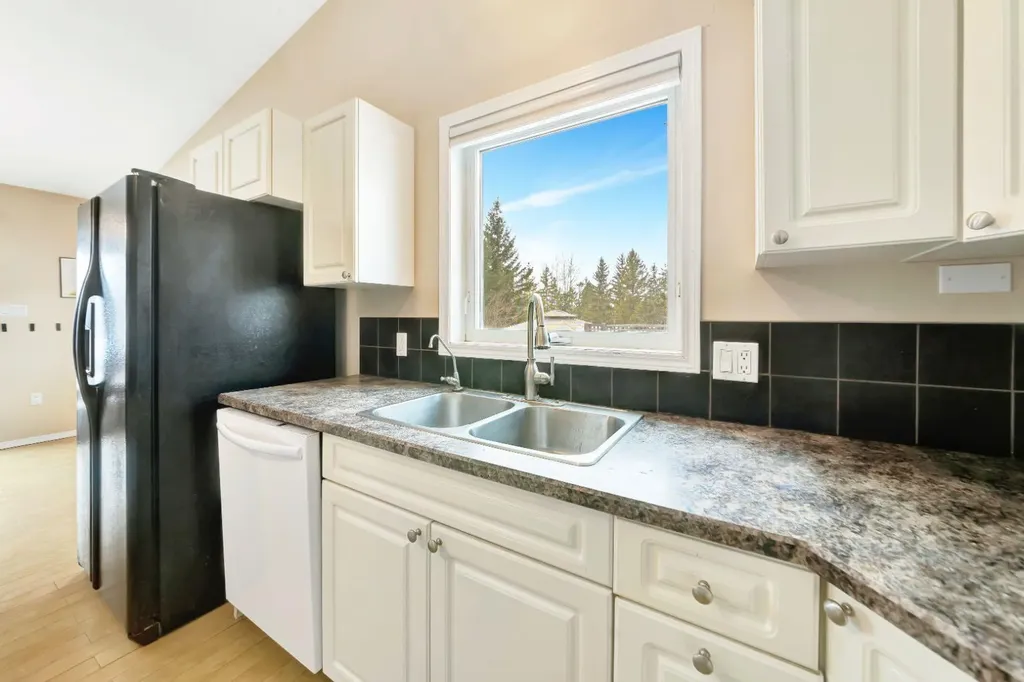 207 3rd Avenue E Neilburg SK S0M 2C0