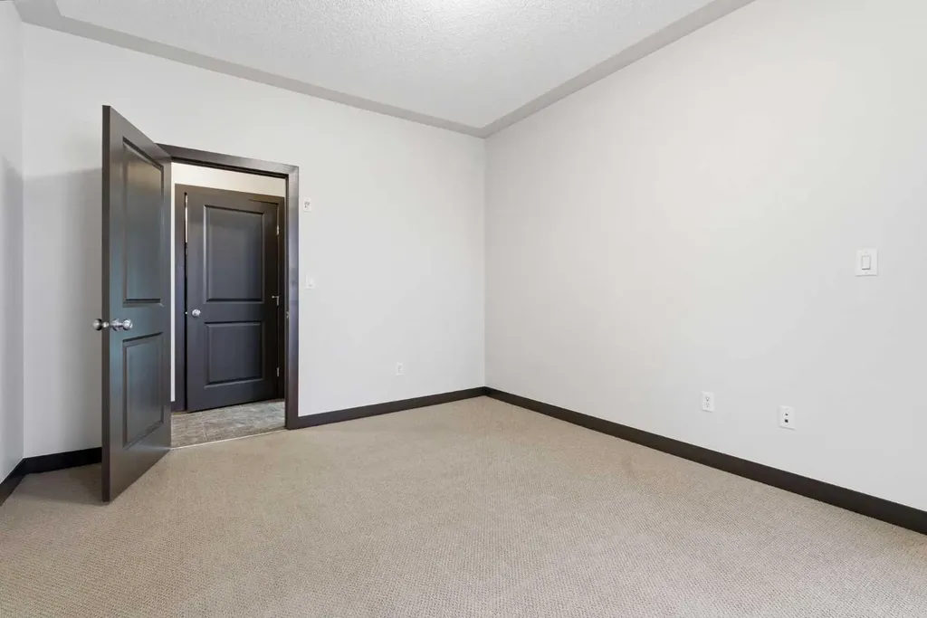 35 Inglewood Park SE Calgary AB T2G1B5