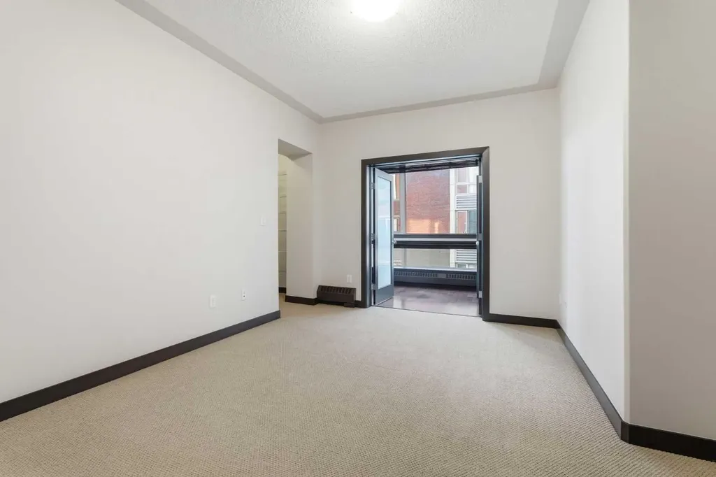 35 Inglewood Park SE Calgary AB T2G1B5