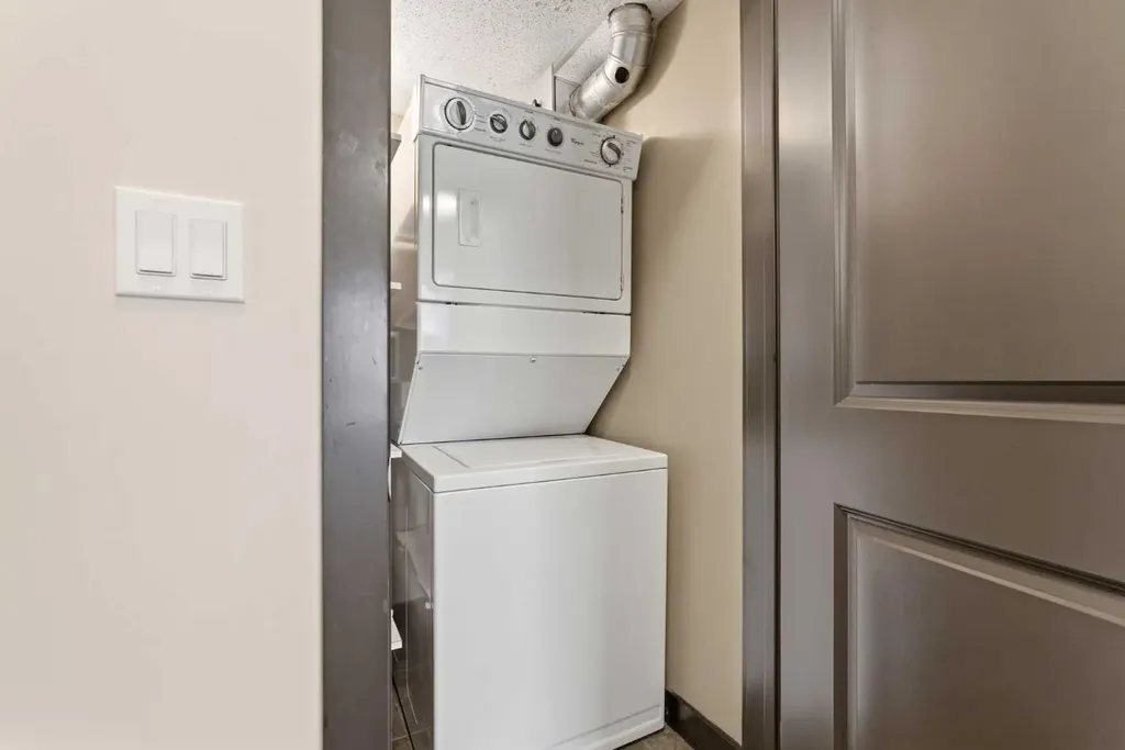 35 Inglewood Park SE Calgary AB T2G1B5