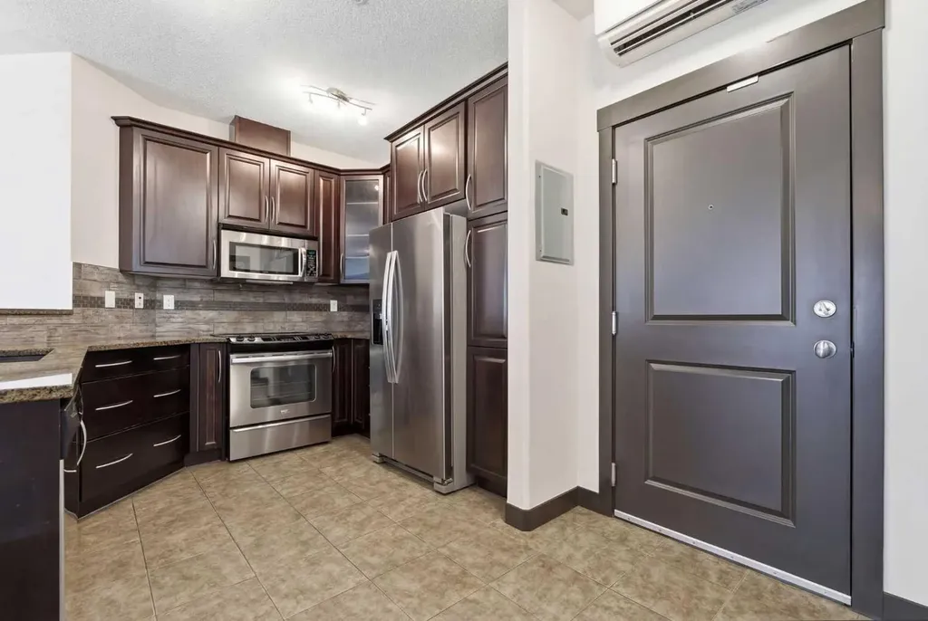 35 Inglewood Park SE Calgary AB T2G1B5