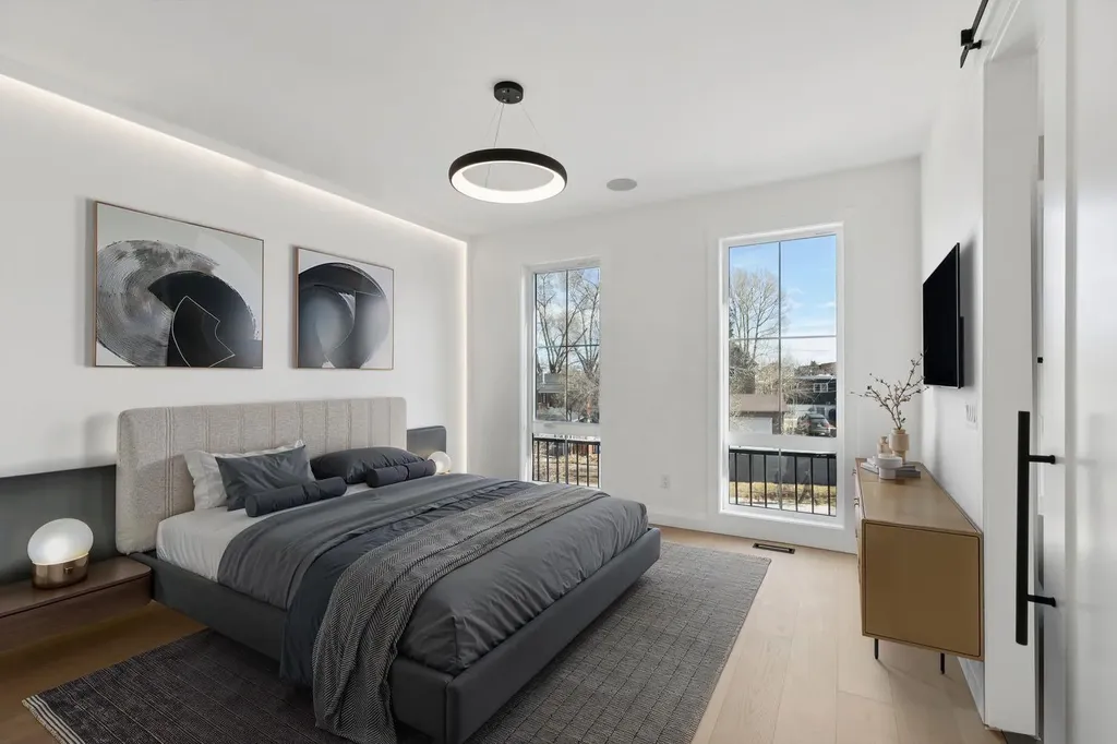 523 32 Street NW Calgary AB T2N 2V8
