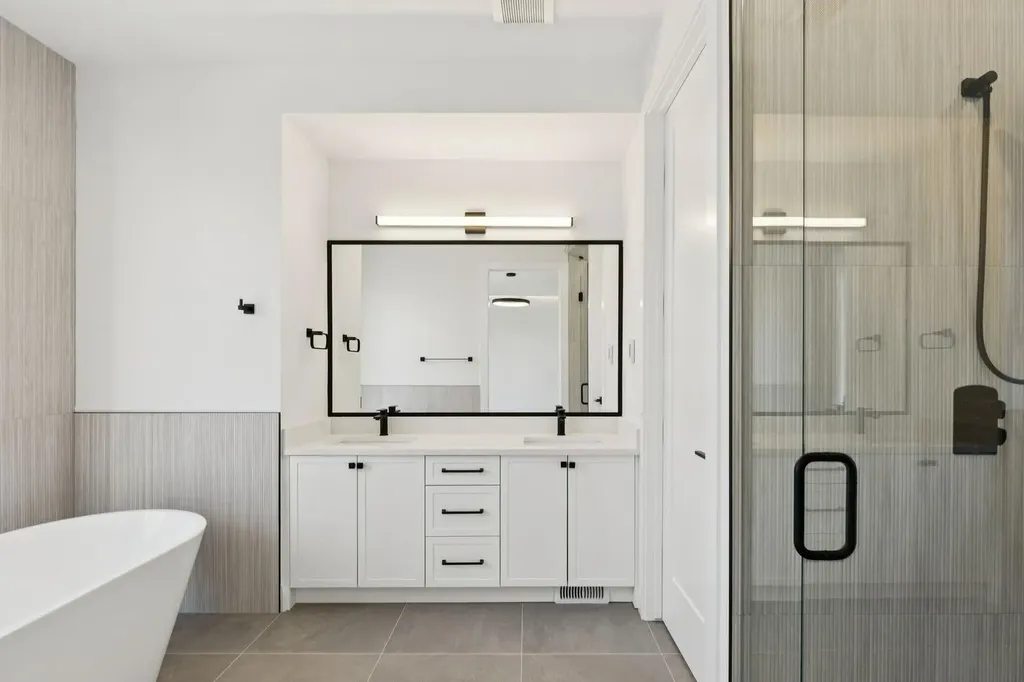 523 32 Street NW Calgary AB T2N 2V8