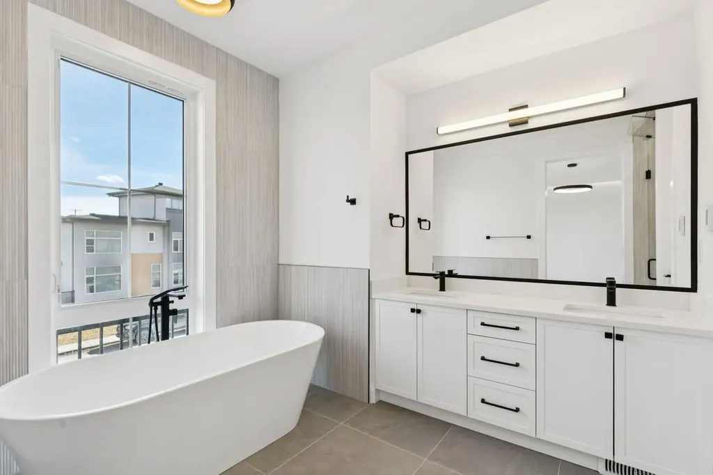 523 32 Street NW Calgary AB T2N 2V8