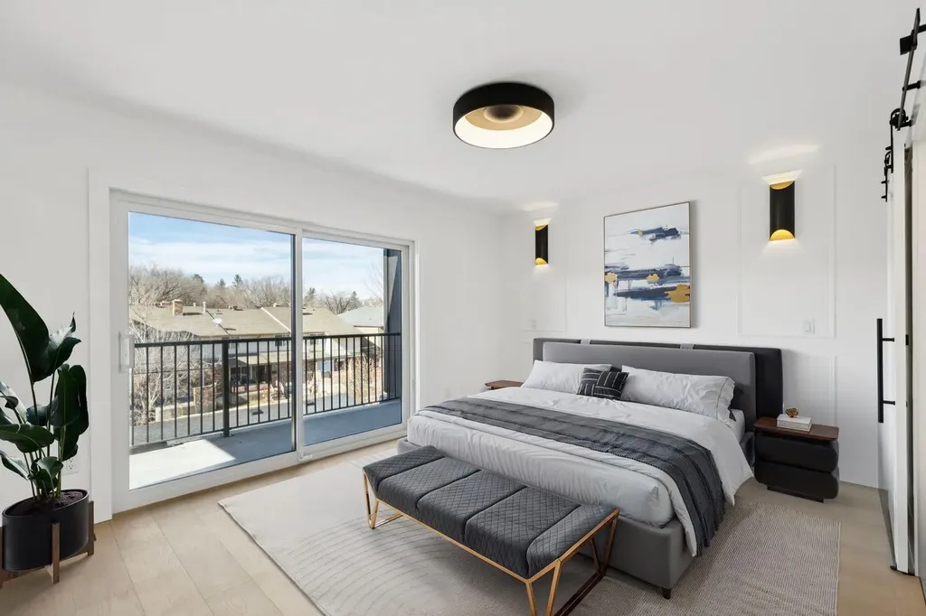 523 32 Street NW Calgary AB T2N 2V8