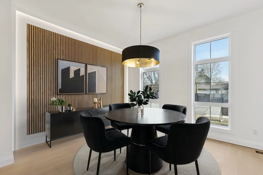 523 32 Street NW Calgary AB T2N 2V8